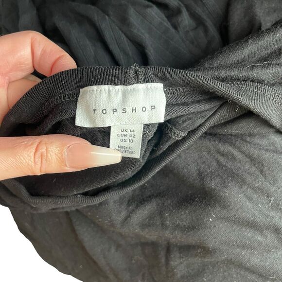 Topshop US 10 Blouse Sleeveless Scoop Neck Top Solid Black Basic Tee - Picture 2 of 7